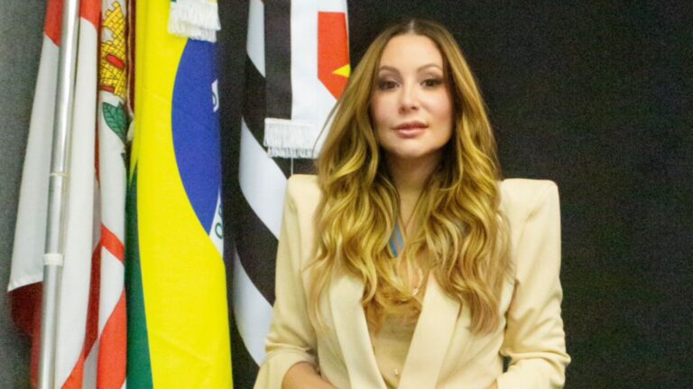 Advogada e mentora Dra Fernanda Fernandes é condecorada com o  “Colar Oficial da Paz de honra ao Mérito “