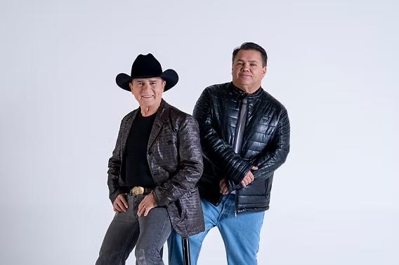 Tiãozinho & Alessandro conquistam público sertanejo com retorno de sucesso